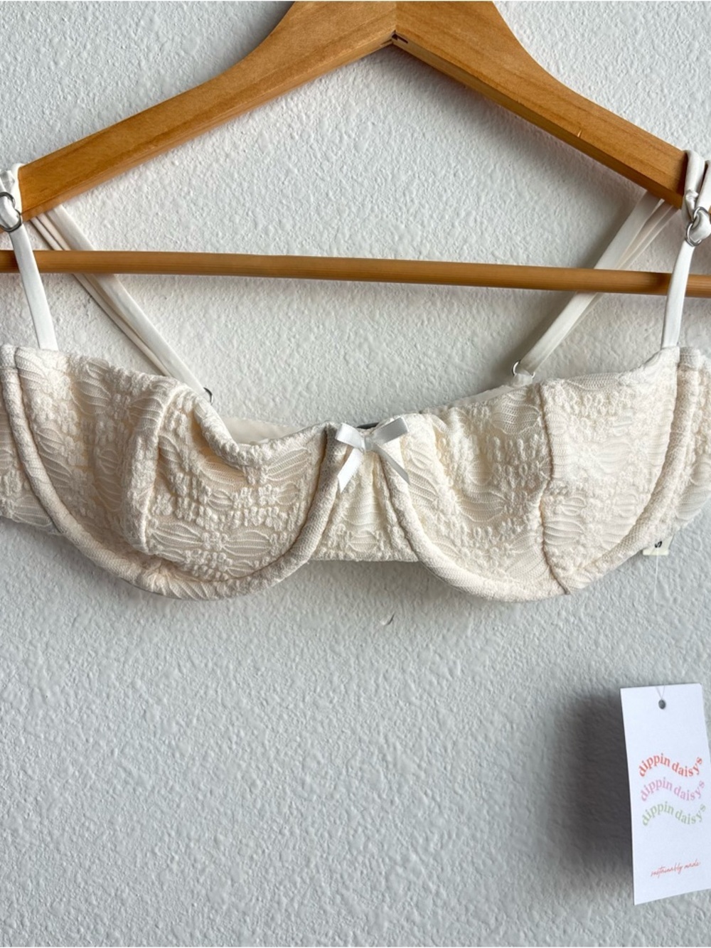 NWT Dippin' Daisy's Feyre Underwire Cream Textured Tiny Bow Cheeky Bikini Set S - Picture 5 of 13